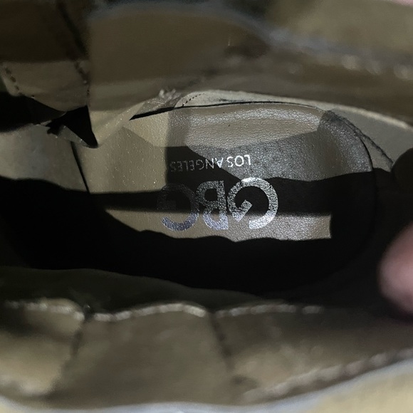 ZARA. Size 9 - Picture 3 of 3